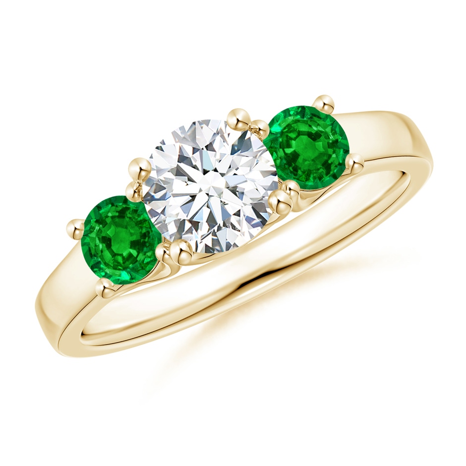 6mm GVS2 Classic Round Diamond and Emerald Three Stone Ring in Yellow Gold 