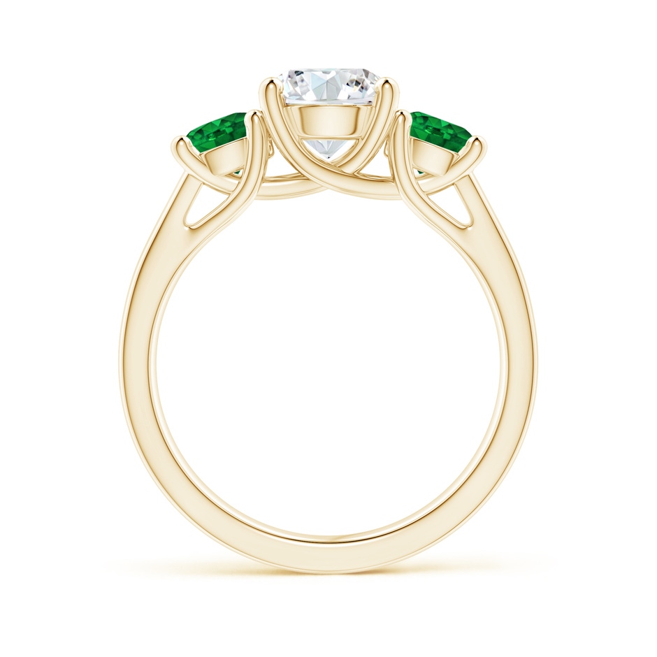 7mm GVS2 Classic Round Diamond and Emerald Three Stone Ring in Yellow Gold side-1