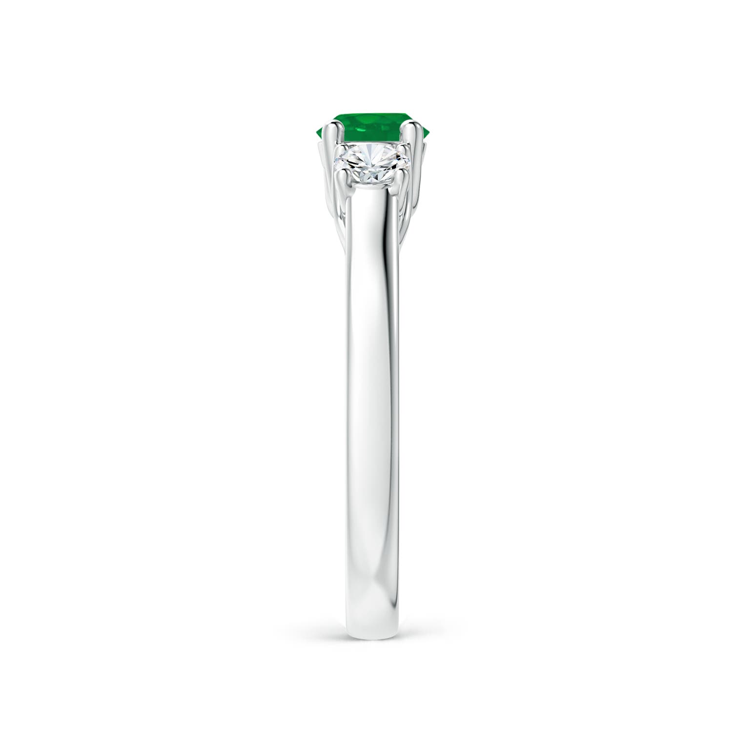 AA - Emerald / 0.77 CT / 14 KT White Gold