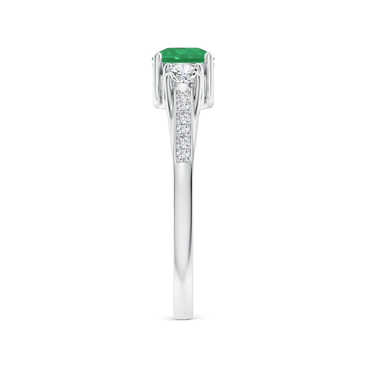 A - Emerald / 0.76 CT / 14 KT White Gold