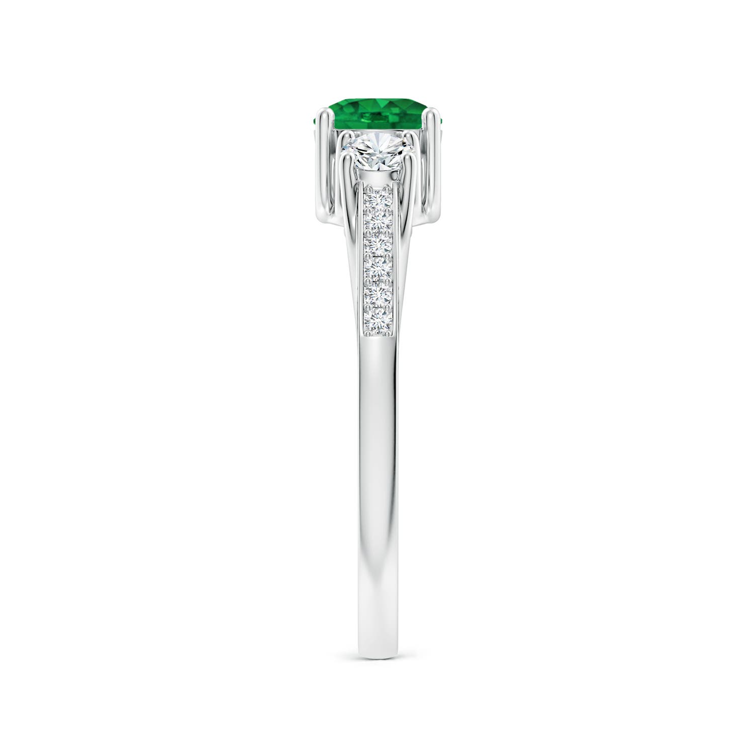 AAA - Emerald / 0.76 CT / 14 KT White Gold