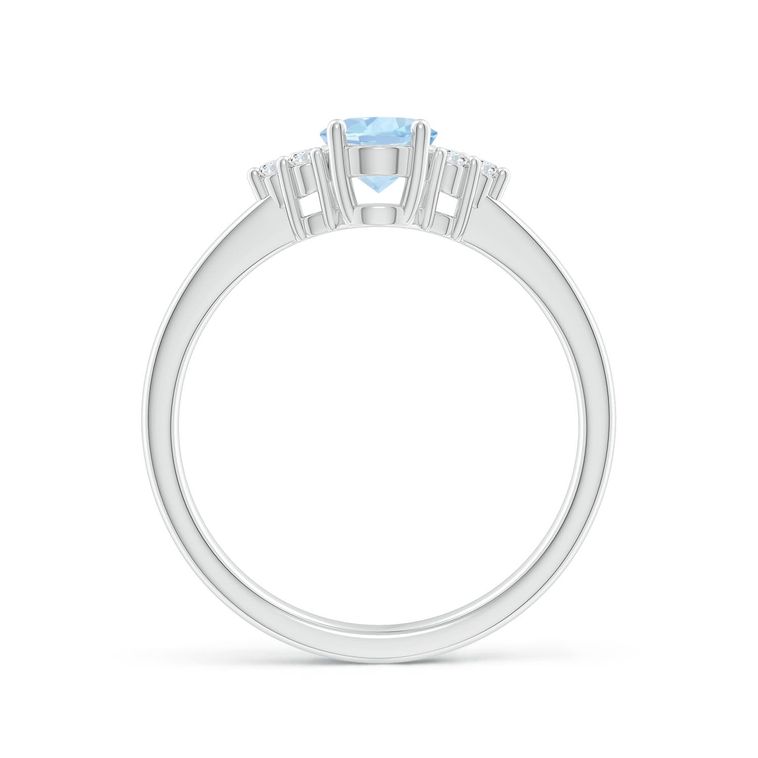 AA - Aquamarine / 0.68 CT / 14 KT White Gold