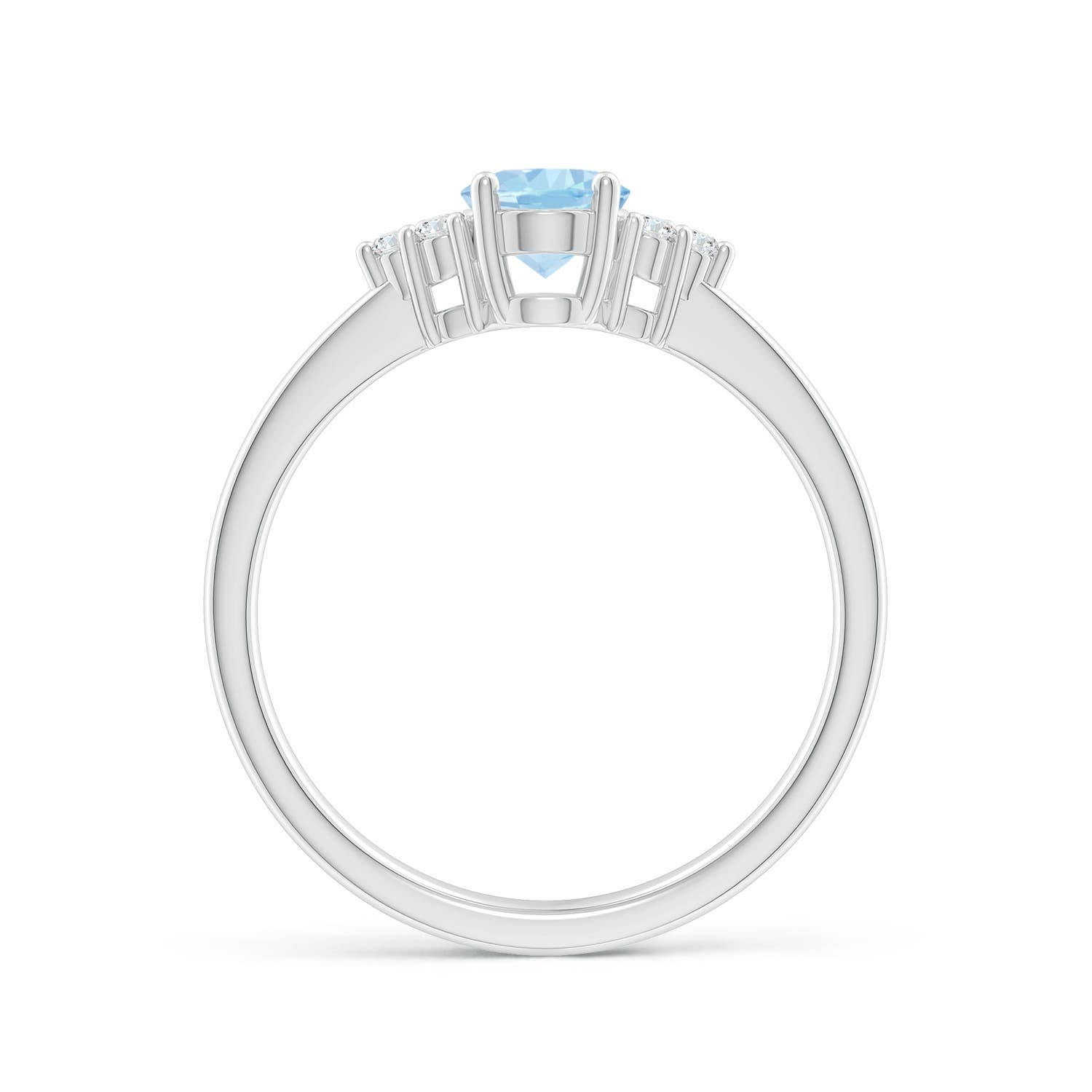 AAA - Aquamarine / 0.68 CT / 14 KT White Gold