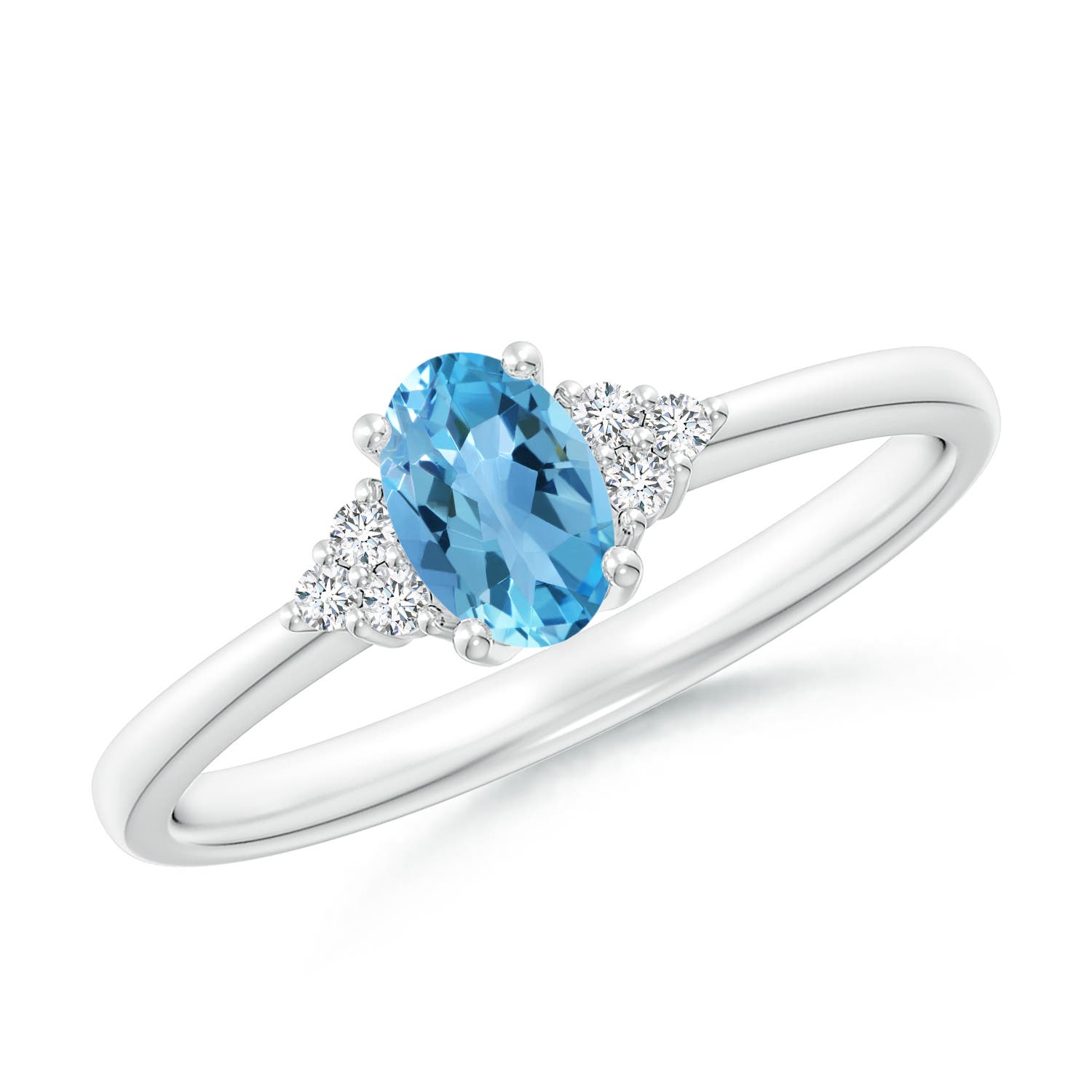 AA - Swiss Blue Topaz / 0.6 CT / 14 KT White Gold