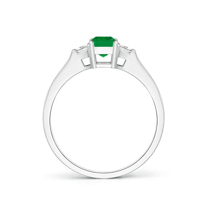 AA - Emerald / 0.7 CT / 14 KT White Gold