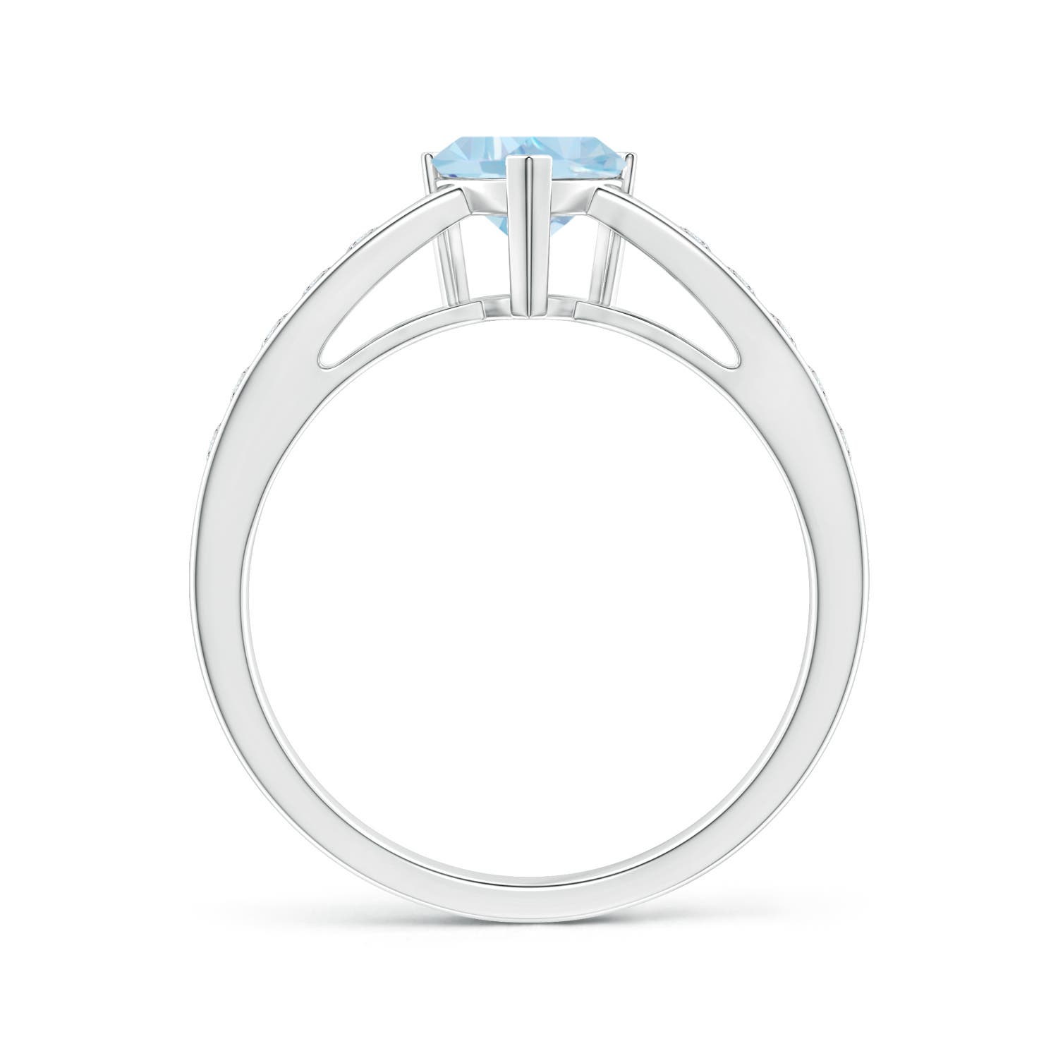 AA - Aquamarine / 0.85 CT / 14 KT White Gold