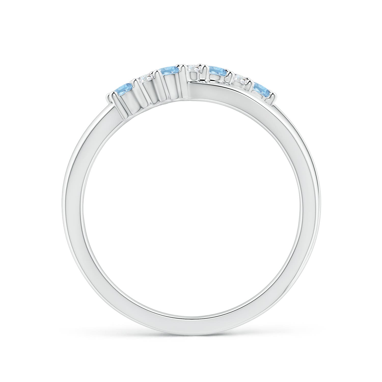 AAA - Aquamarine / 0.18 CT / 14 KT White Gold