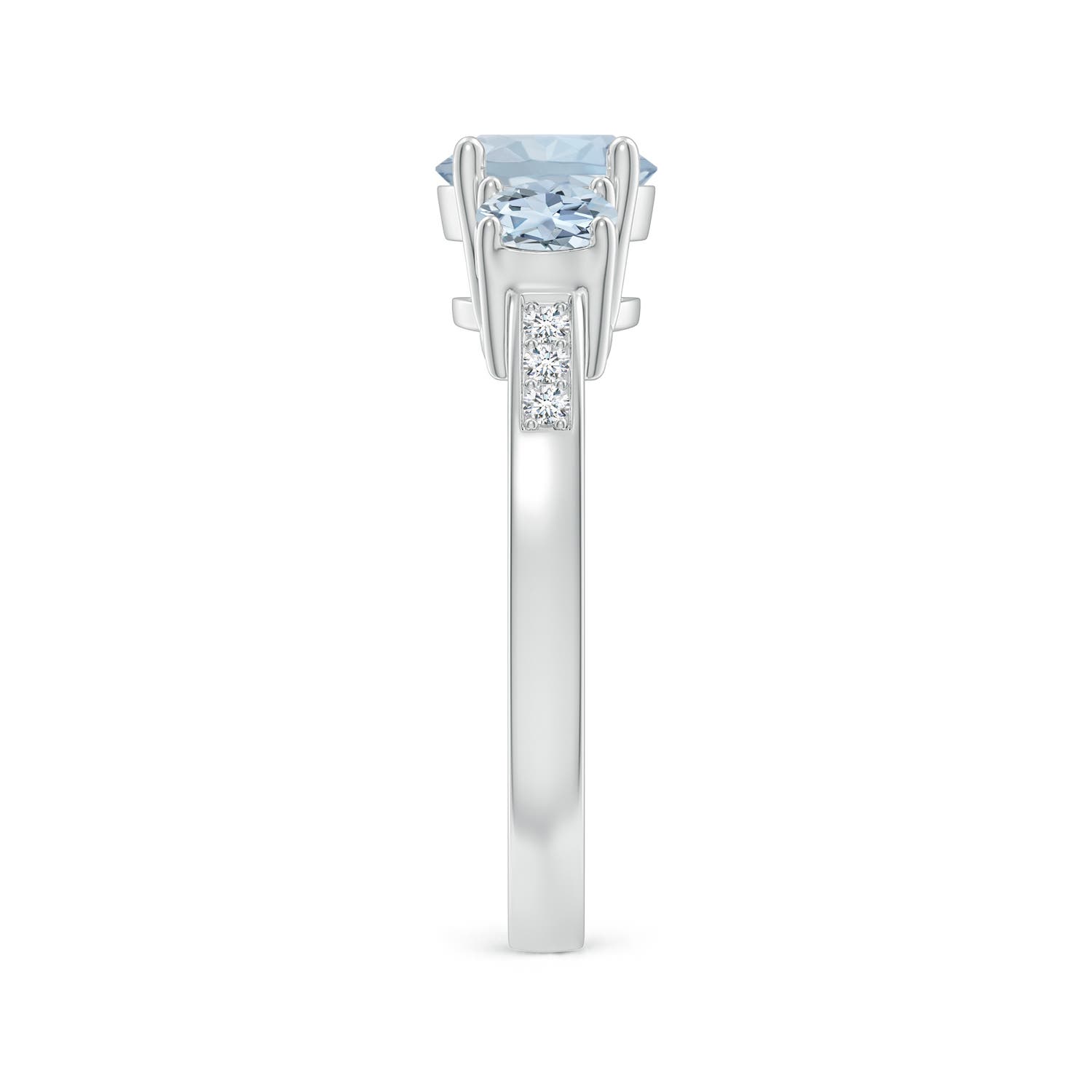 A - Aquamarine / 1.59 CT / 14 KT White Gold