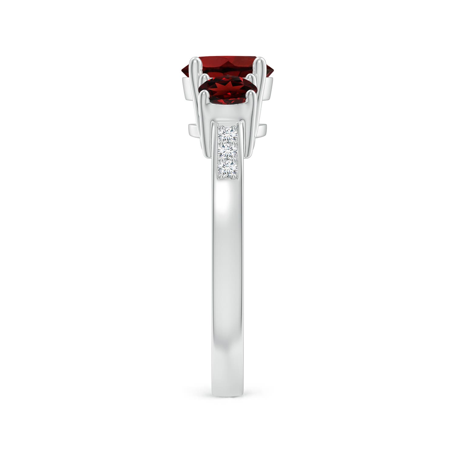 AAA - Garnet / 2.23 CT / 14 KT White Gold