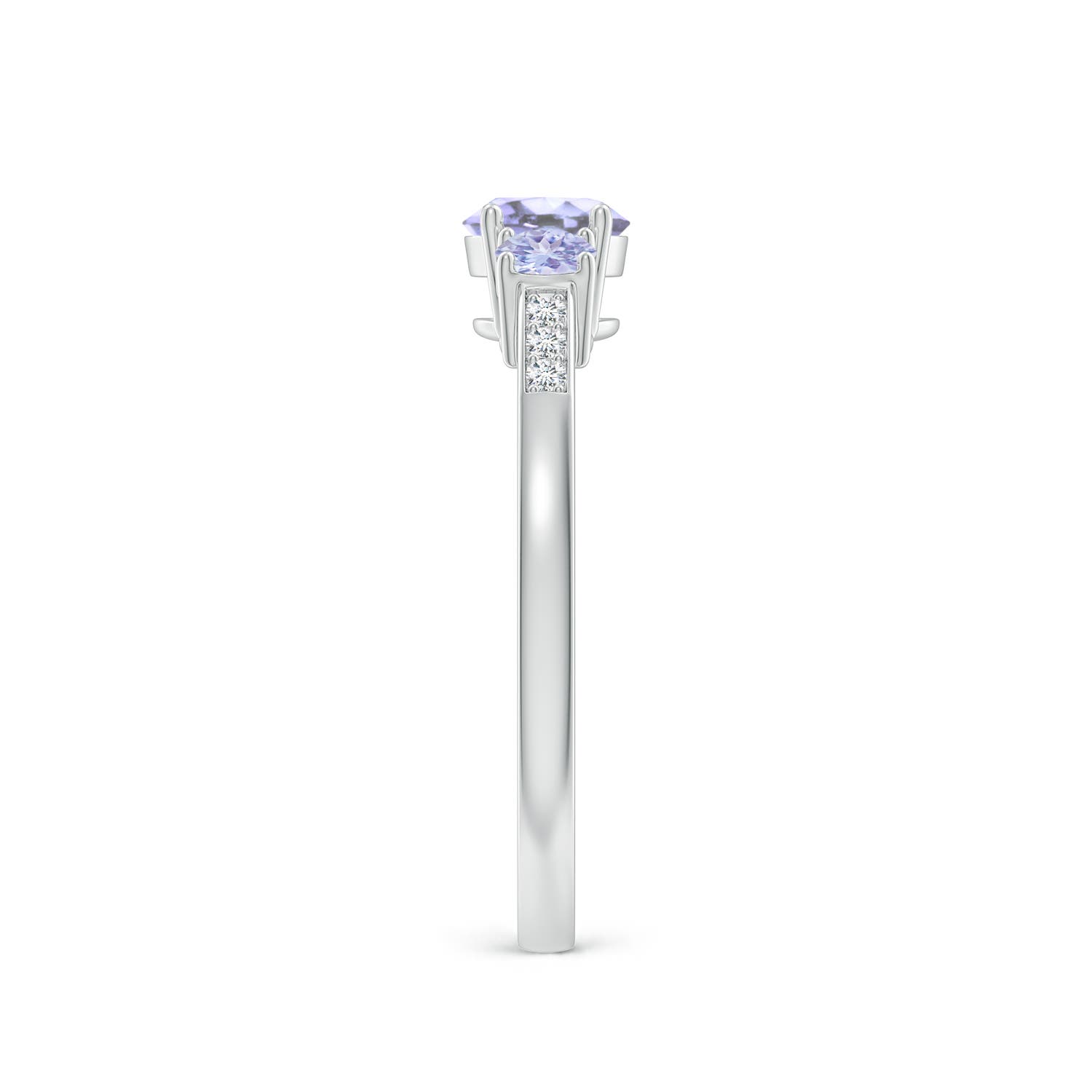 A - Tanzanite / 0.75 CT / 14 KT White Gold