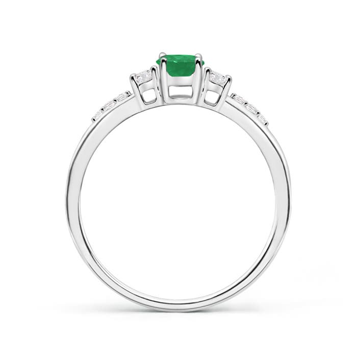 A - Emerald / 0.57 CT / 14 KT White Gold