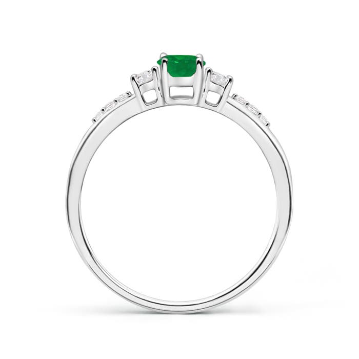 AA - Emerald / 0.57 CT / 14 KT White Gold