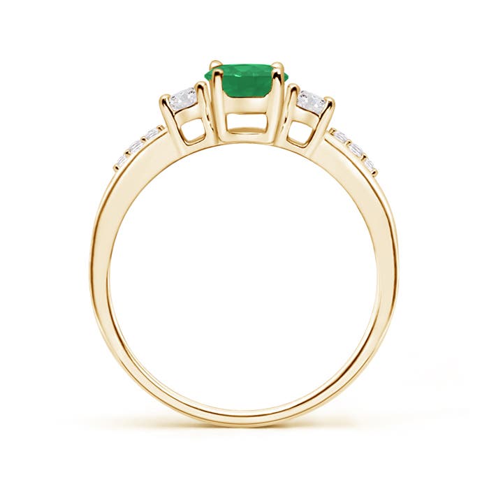 A - Emerald / 0.92 CT / 14 KT Yellow Gold