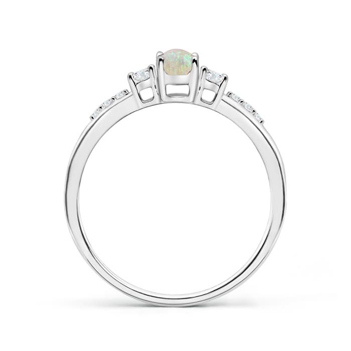 AAA - Opal / 0.45 CT / 14 KT White Gold