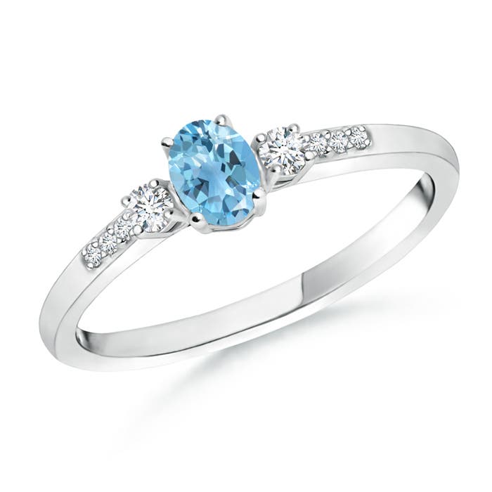 A - Swiss Blue Topaz / 0.37 CT / 14 KT White Gold