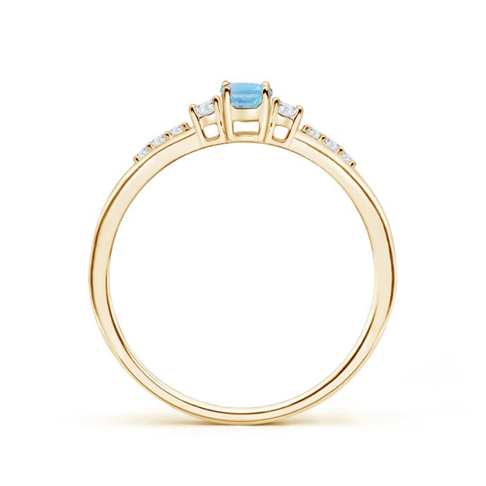 A - Swiss Blue Topaz / 0.37 CT / 14 KT Yellow Gold