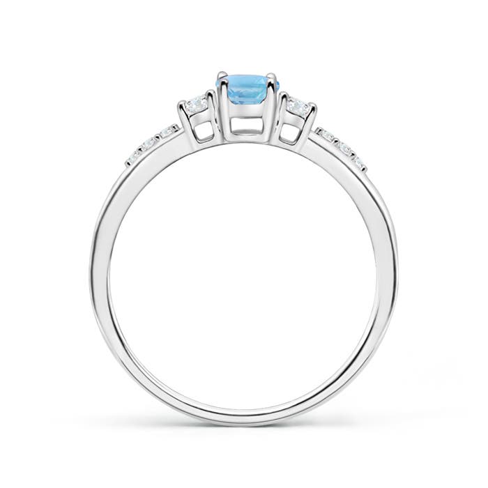 A - Swiss Blue Topaz / 0.71 CT / 14 KT White Gold