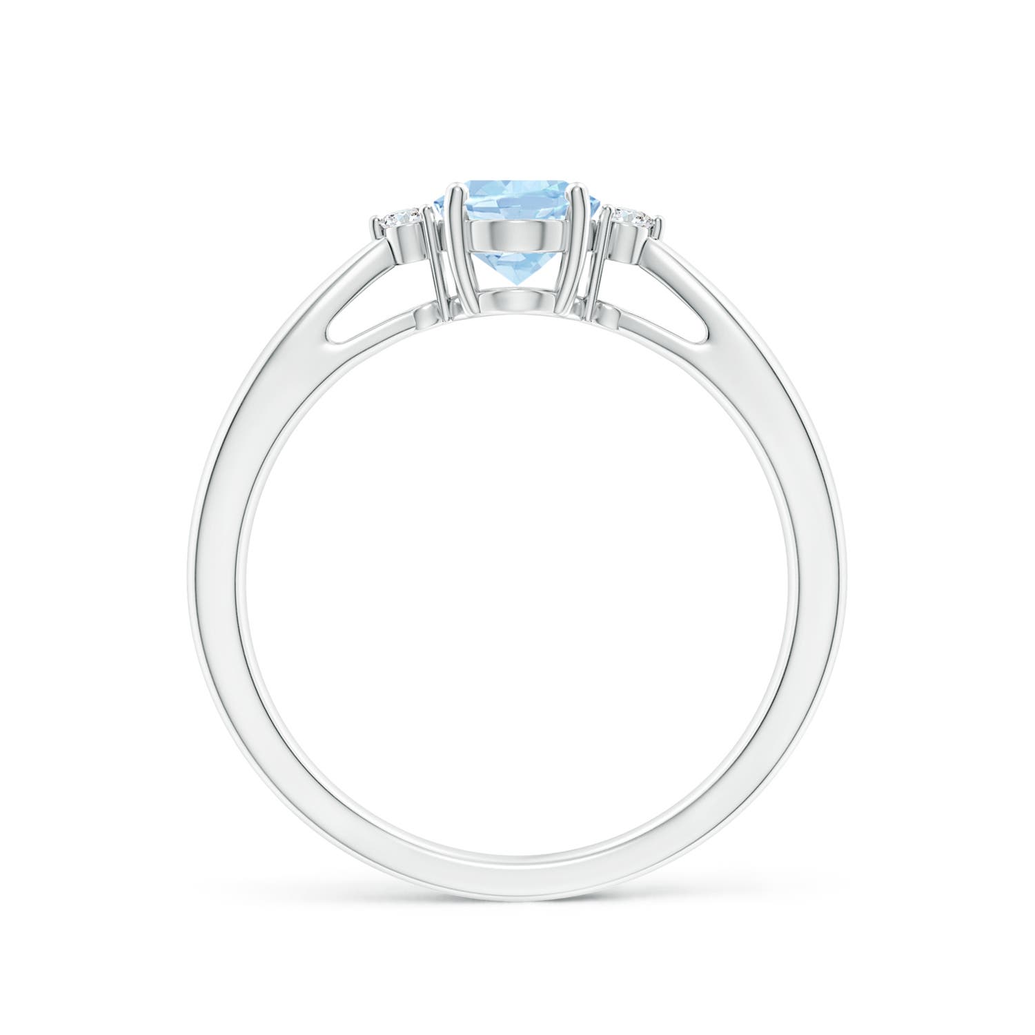 AA - Aquamarine / 0.64 CT / 14 KT White Gold