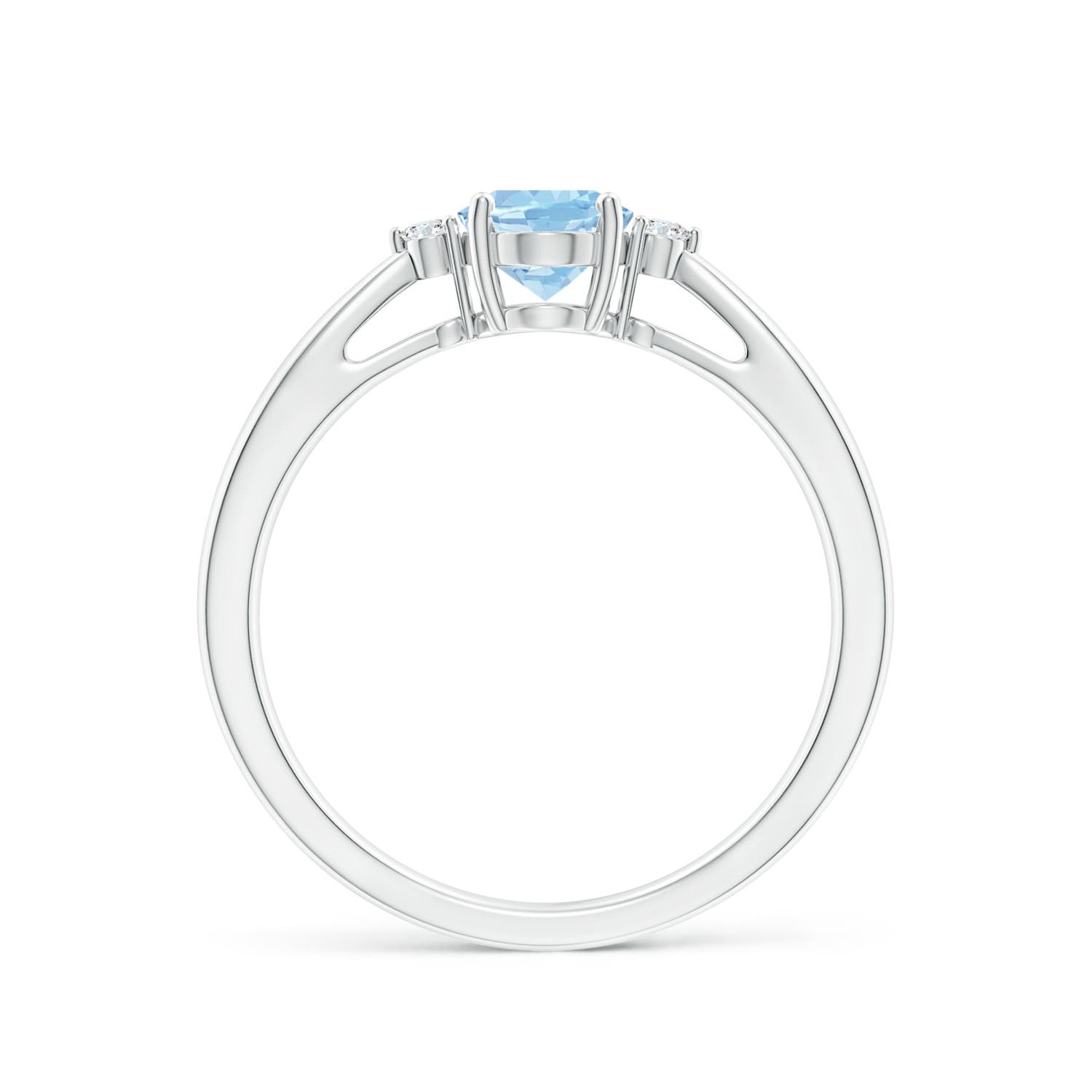 AAA - Aquamarine / 0.64 CT / 14 KT White Gold