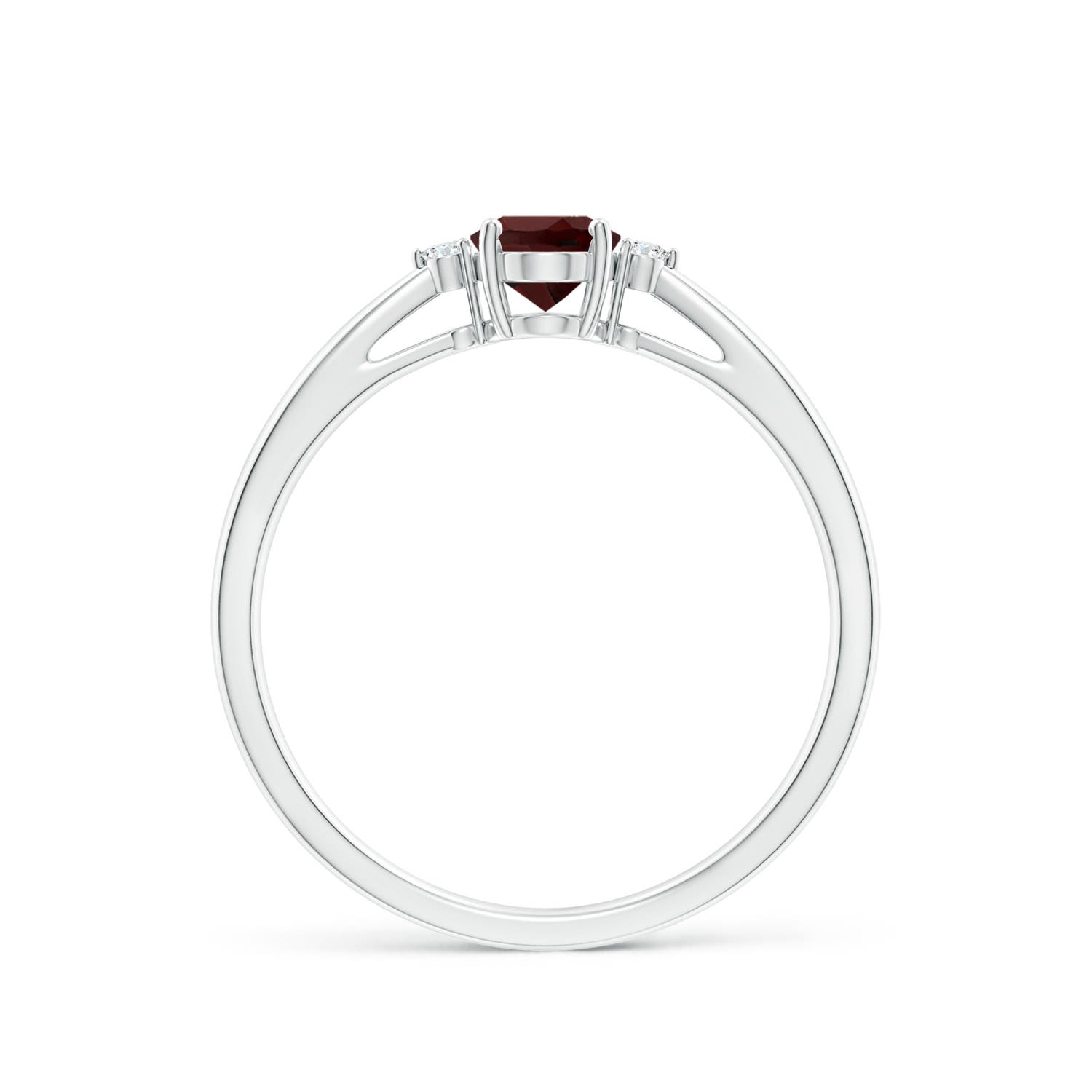 AA - Garnet / 0.58 CT / 14 KT White Gold