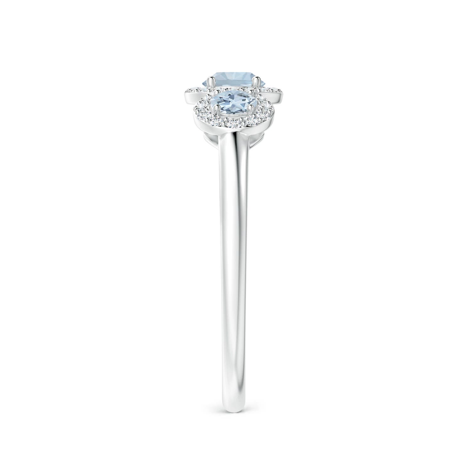 A - Aquamarine / 0.67 CT / 14 KT White Gold