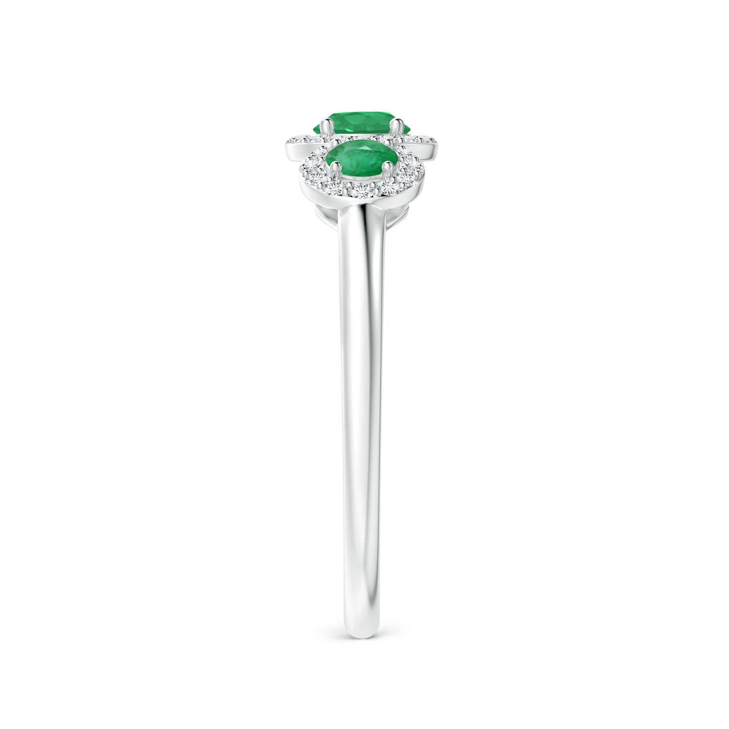 A - Emerald / 0.71 CT / 14 KT White Gold