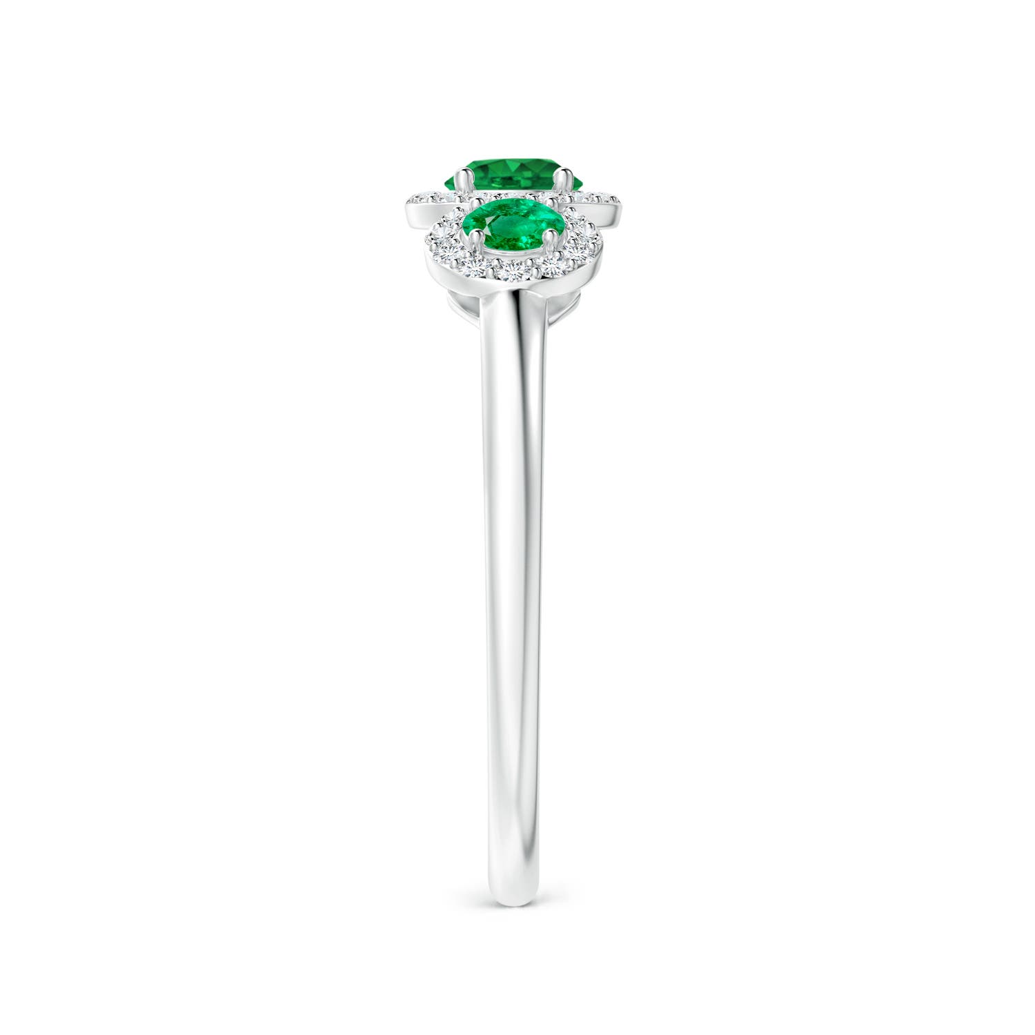 AAA - Emerald / 0.71 CT / 14 KT White Gold