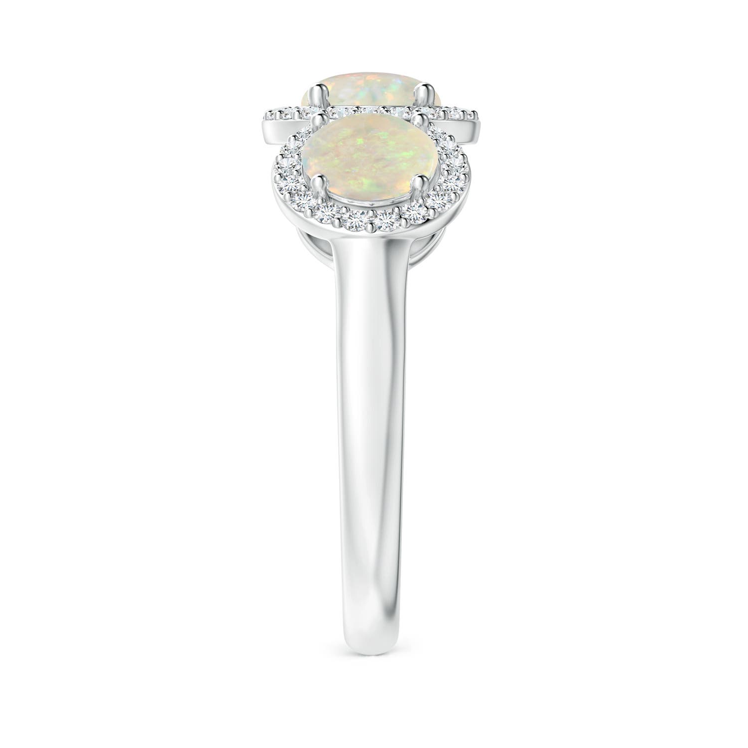 AAA - Opal / 1.54 CT / 14 KT White Gold