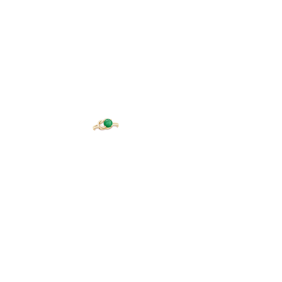 7mm A Solitaire Emerald Infinity Knot Ring in Yellow Gold hand