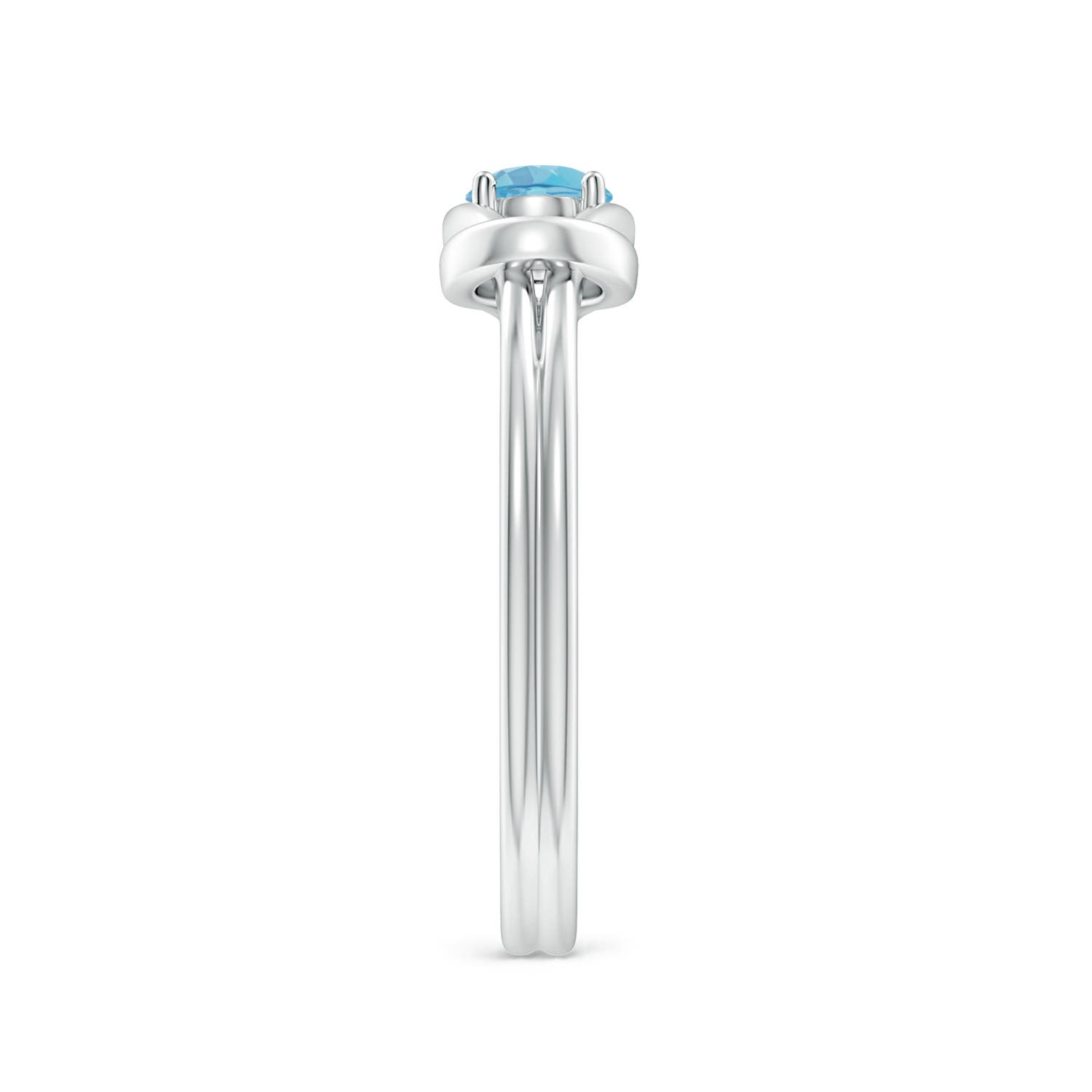 A - Swiss Blue Topaz / 0.32 CT / 14 KT White Gold