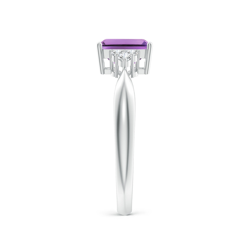 7x5mm A Emerald-Cut Amethyst Solitaire Ring with Trio Diamonds in White Gold body-hand
