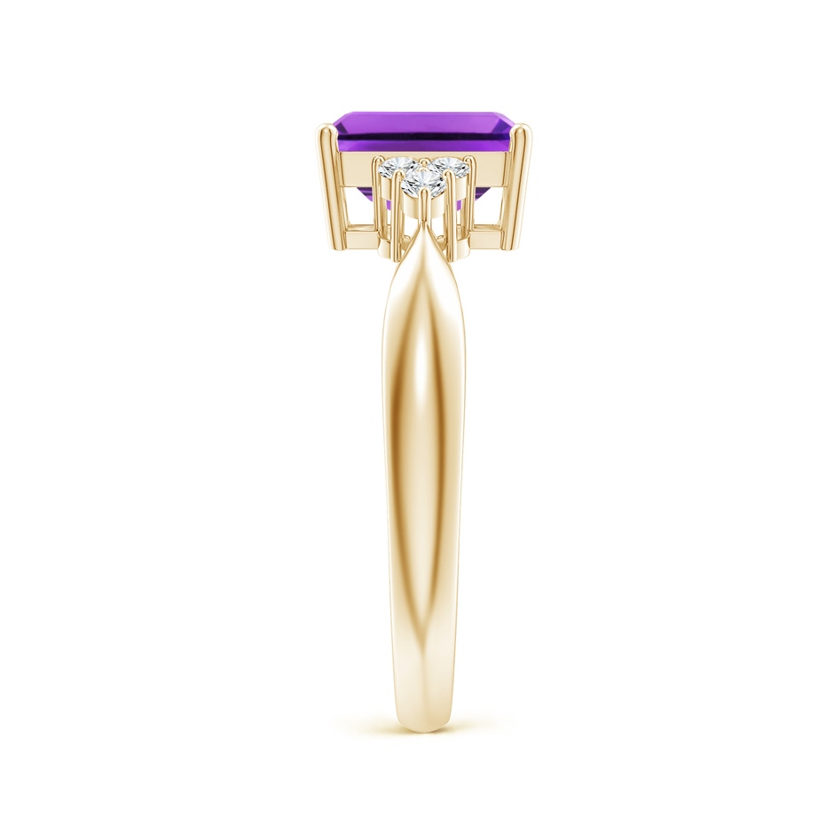 8x6mm AAA Emerald-Cut Amethyst Solitaire Ring with Trio Diamonds in Yellow Gold body-hand