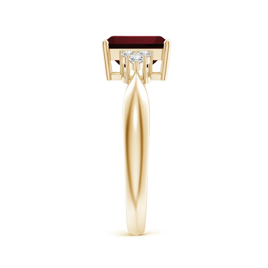 8x6mm AAAA Emerald-Cut Garnet Ring with Trio Diamonds in Yellow Gold side 299