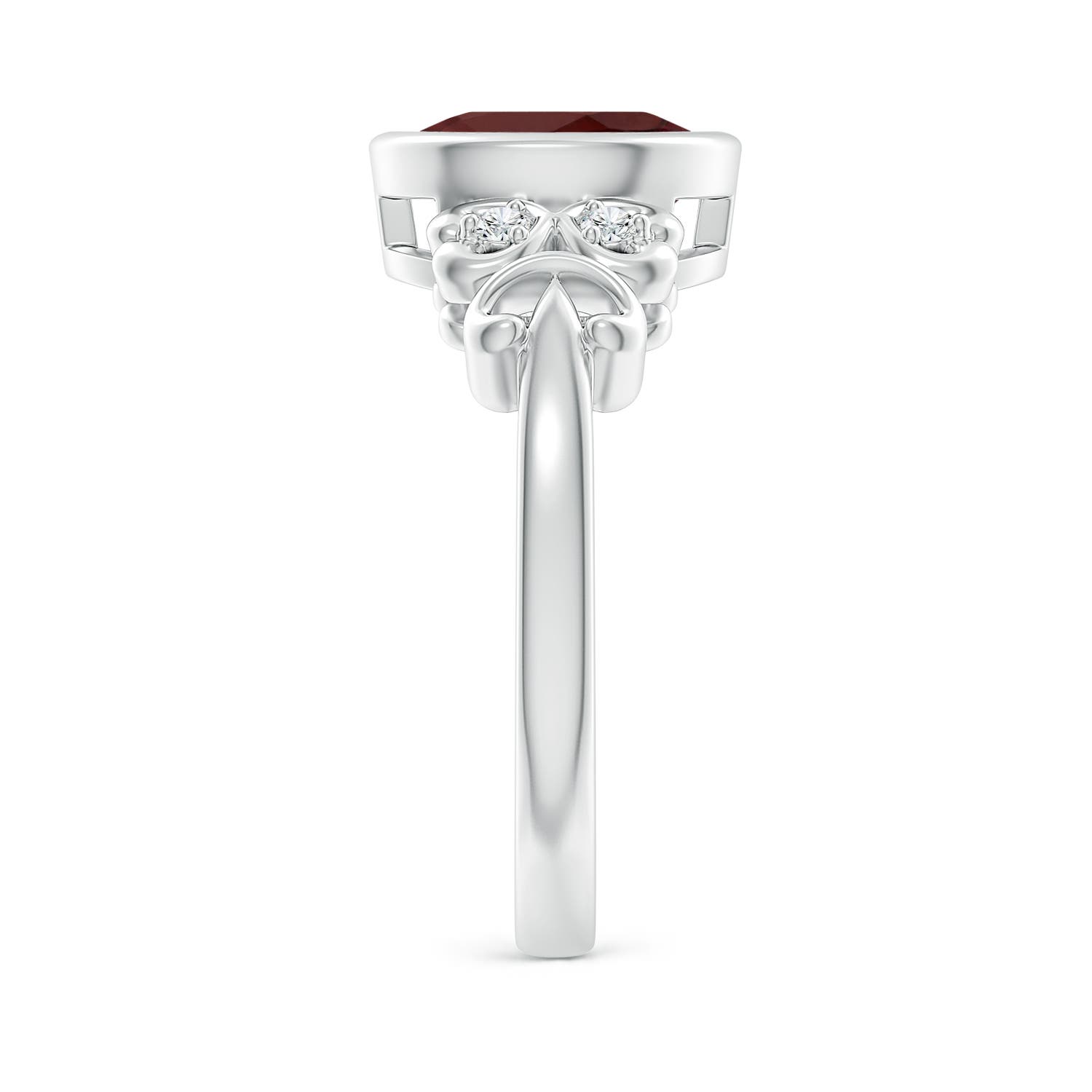 AA - Garnet / 2.06 CT / 14 KT White Gold