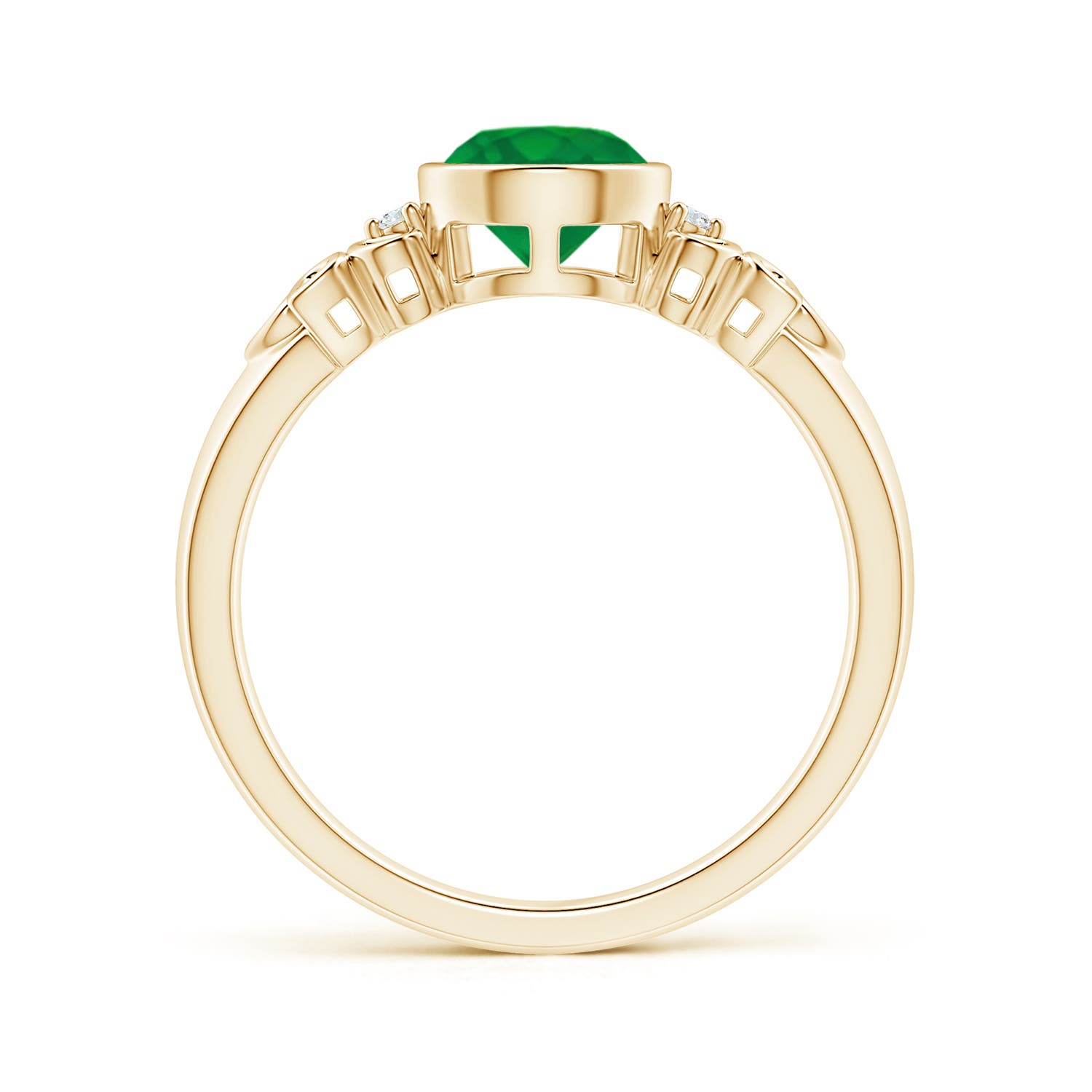 AA - Emerald / 0.77 CT / 14 KT Yellow Gold