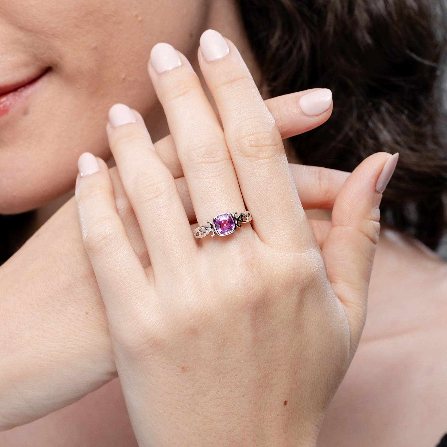 A - Pink Sapphire / 0.6 CT / 14 KT Yellow Gold