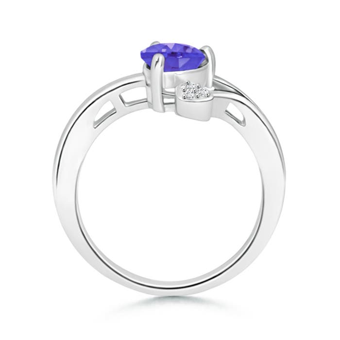 AAA - Tanzanite / 0.82 CT / 14 KT White Gold