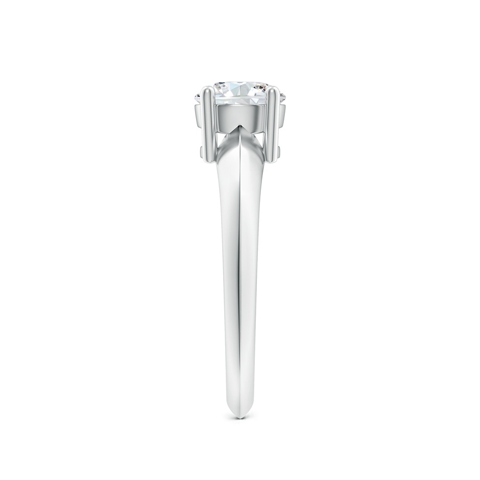 6.4mm GVS2 Prong-Set Diamond Solitaire Engagement Ring in P950 Platinum body-hand