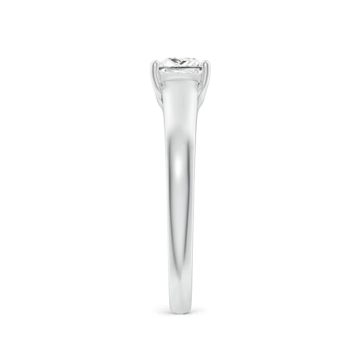 G, VS2 / 0.5 CT / 14 KT White Gold