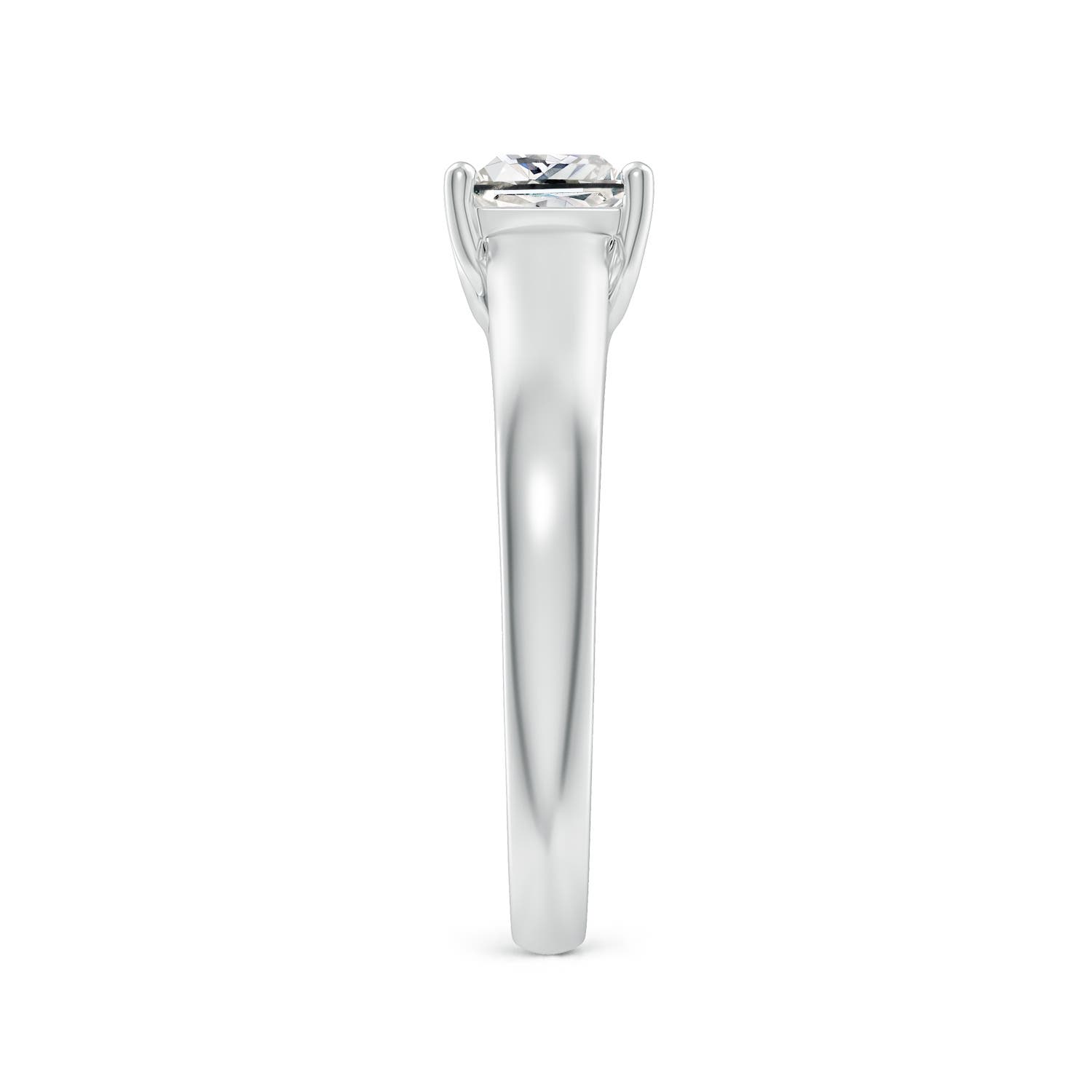 K, I3 / 0.65 CT / 14 KT White Gold