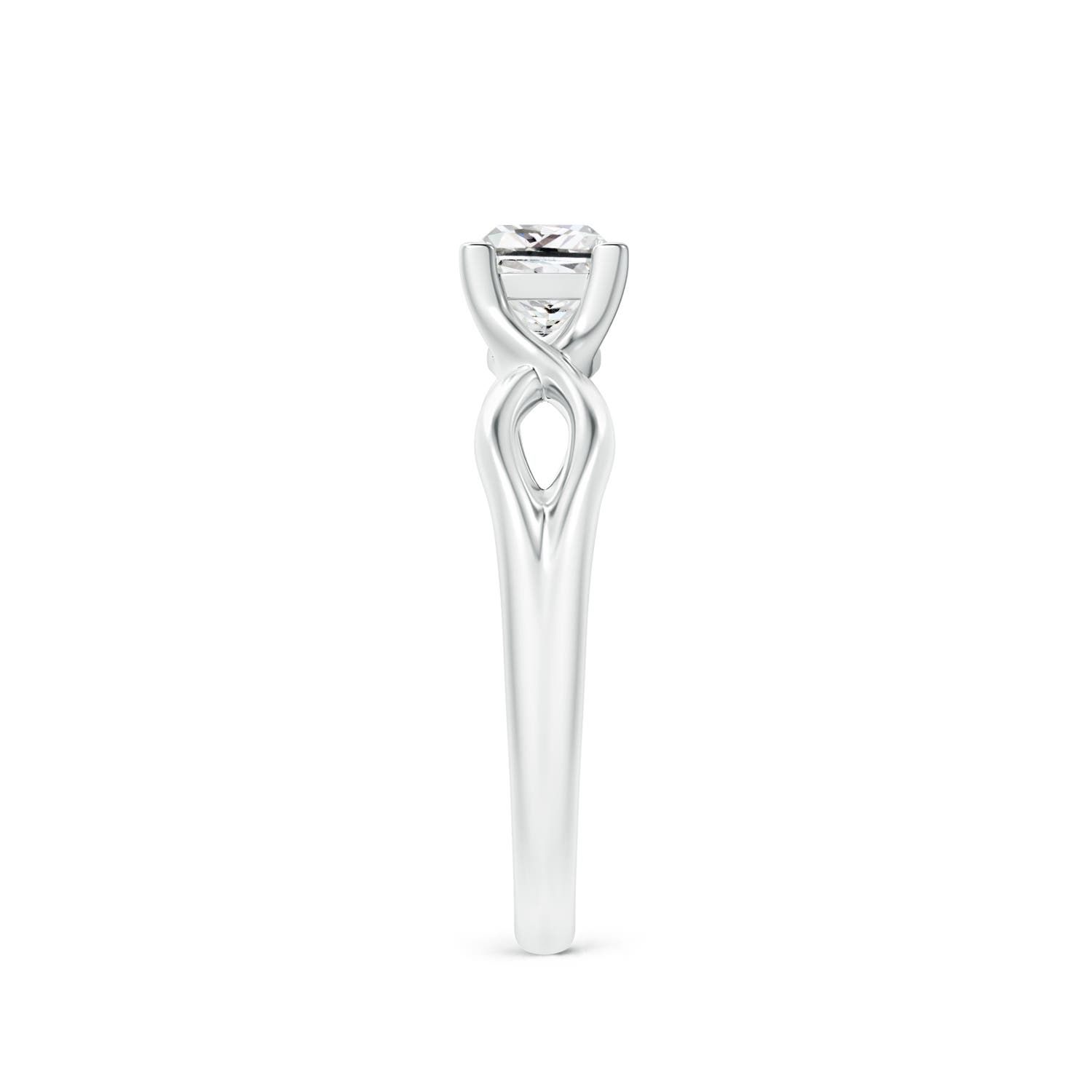 I-J, I1-I2 / 0.52 CT / 14 KT White Gold