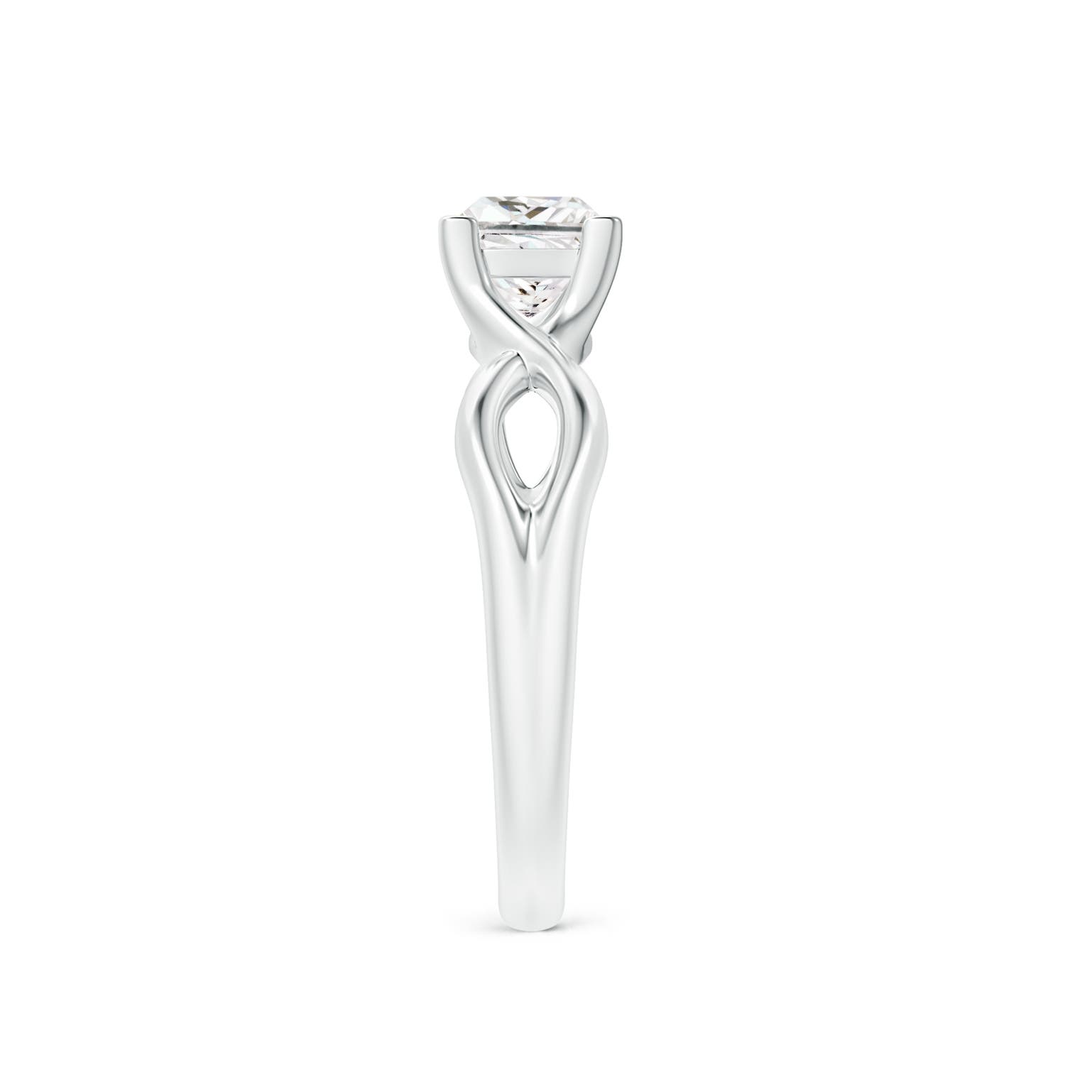 G, VS2 / 0.7 CT / 14 KT White Gold