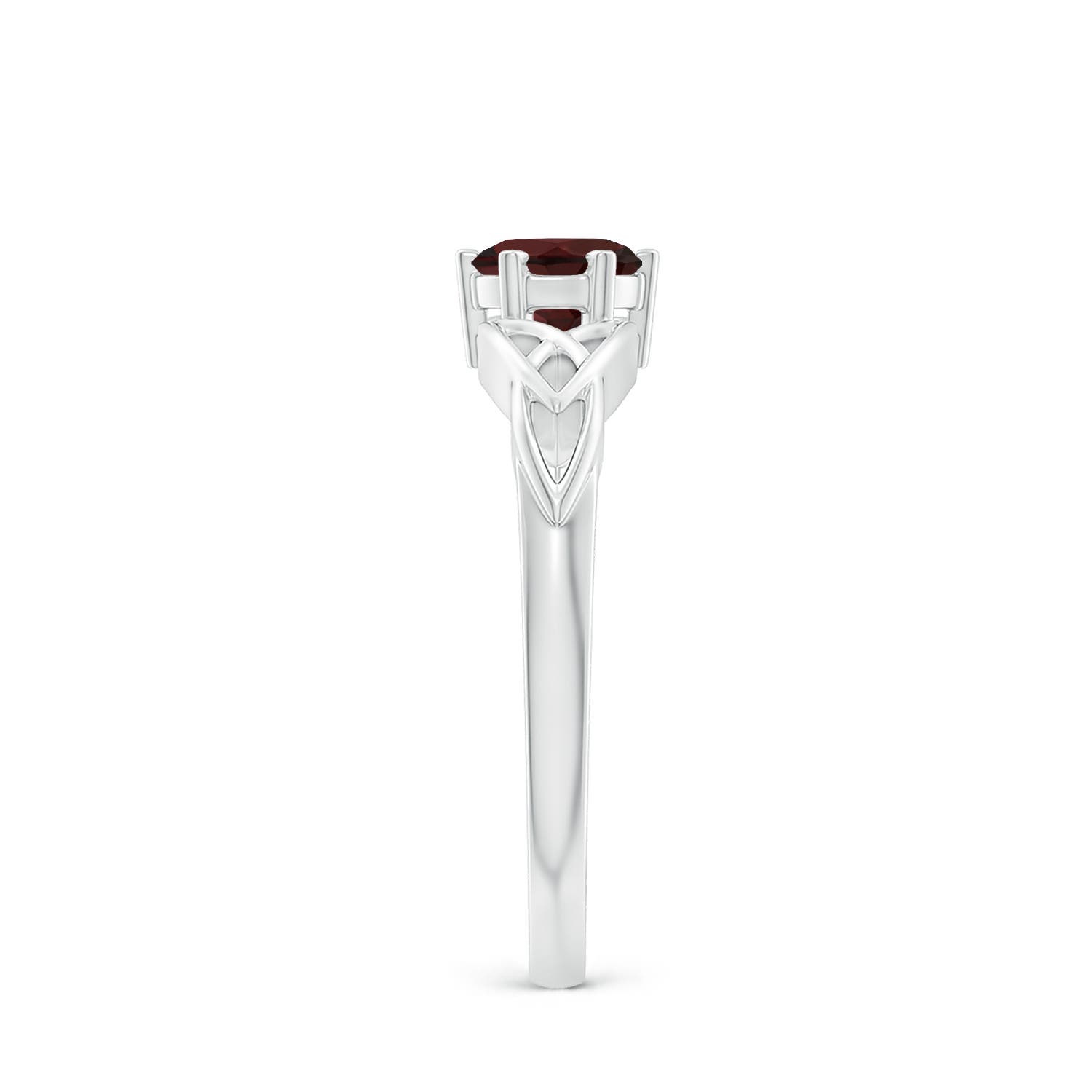 A - Garnet / 0.6 CT / 14 KT White Gold