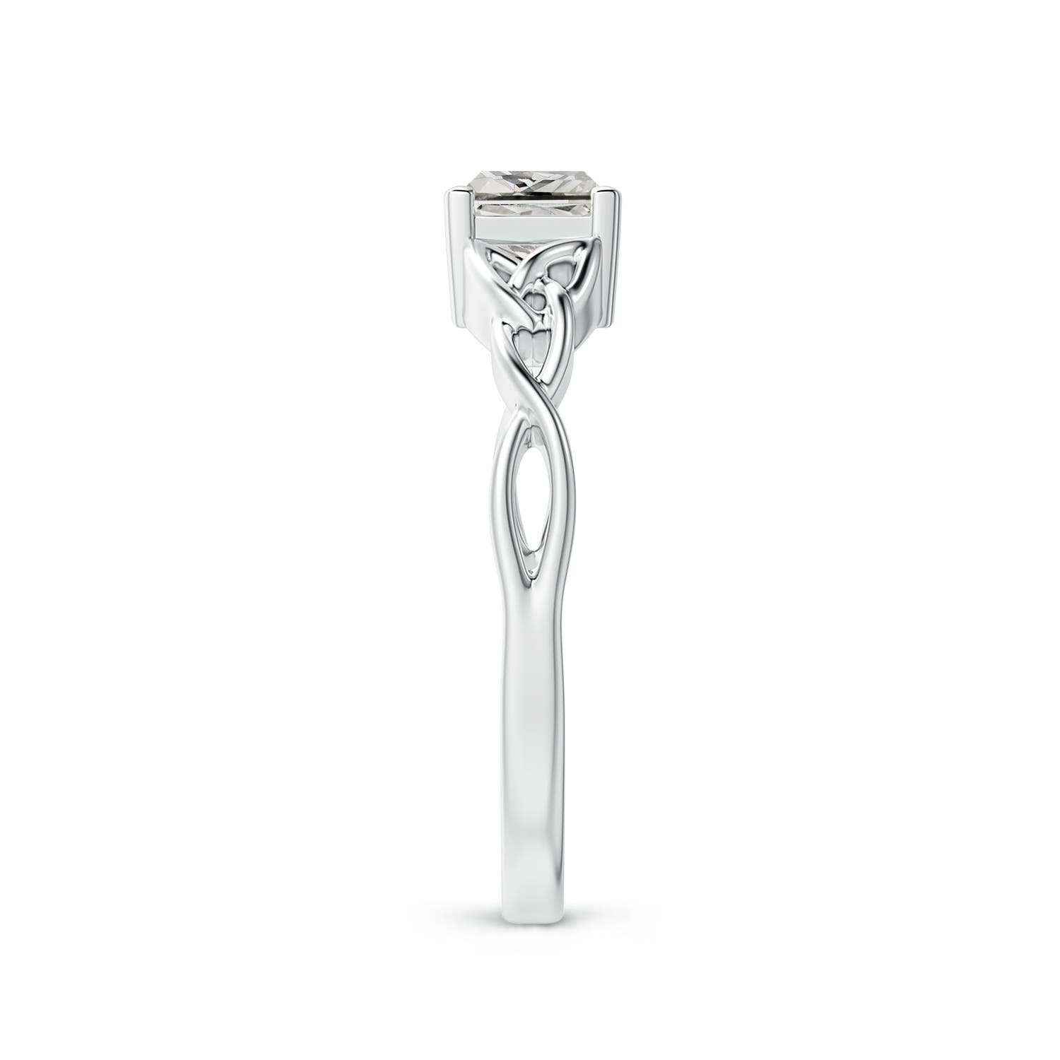 K, I3 / 0.65 CT / 14 KT White Gold