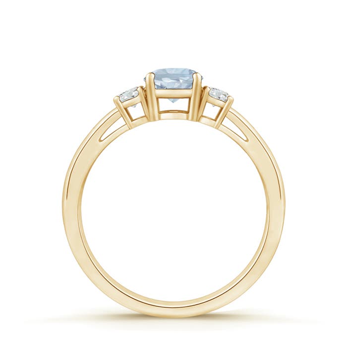 A - Aquamarine / 0.49 CT / 14 KT Yellow Gold