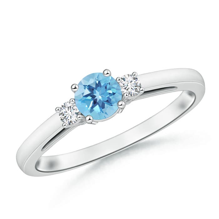 A - Swiss Blue Topaz / 0.69 CT / 14 KT White Gold