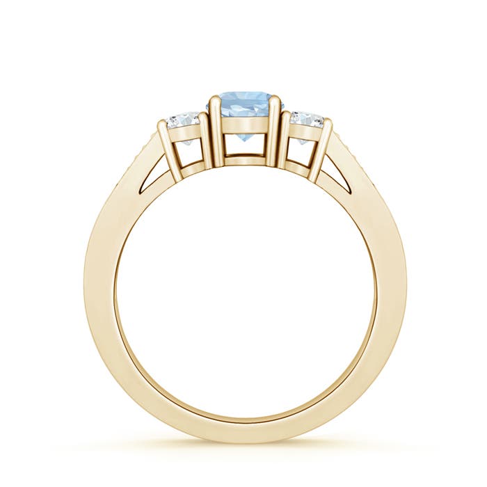 AA - Aquamarine / 0.68 CT / 14 KT Yellow Gold