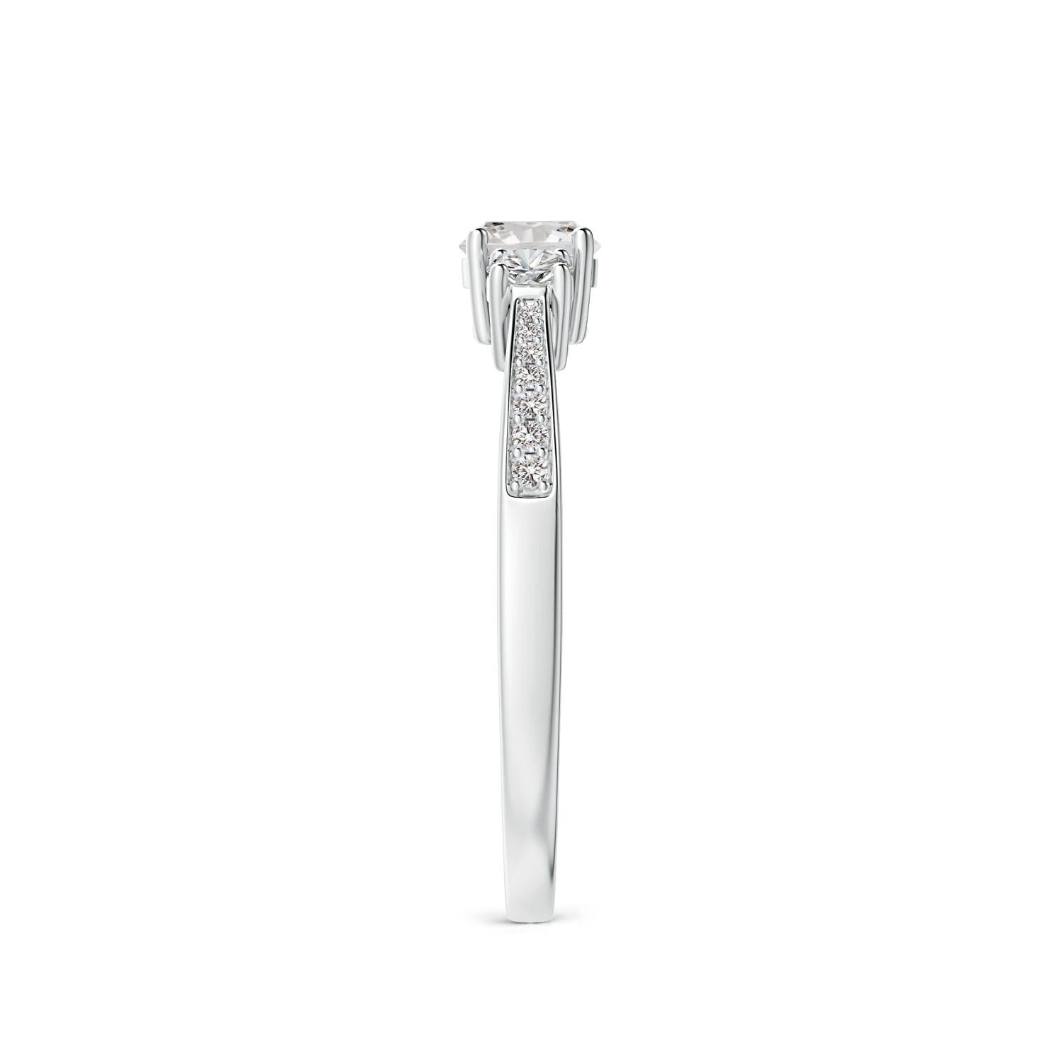 I-J, I1-I2 / 0.52 CT / 14 KT White Gold