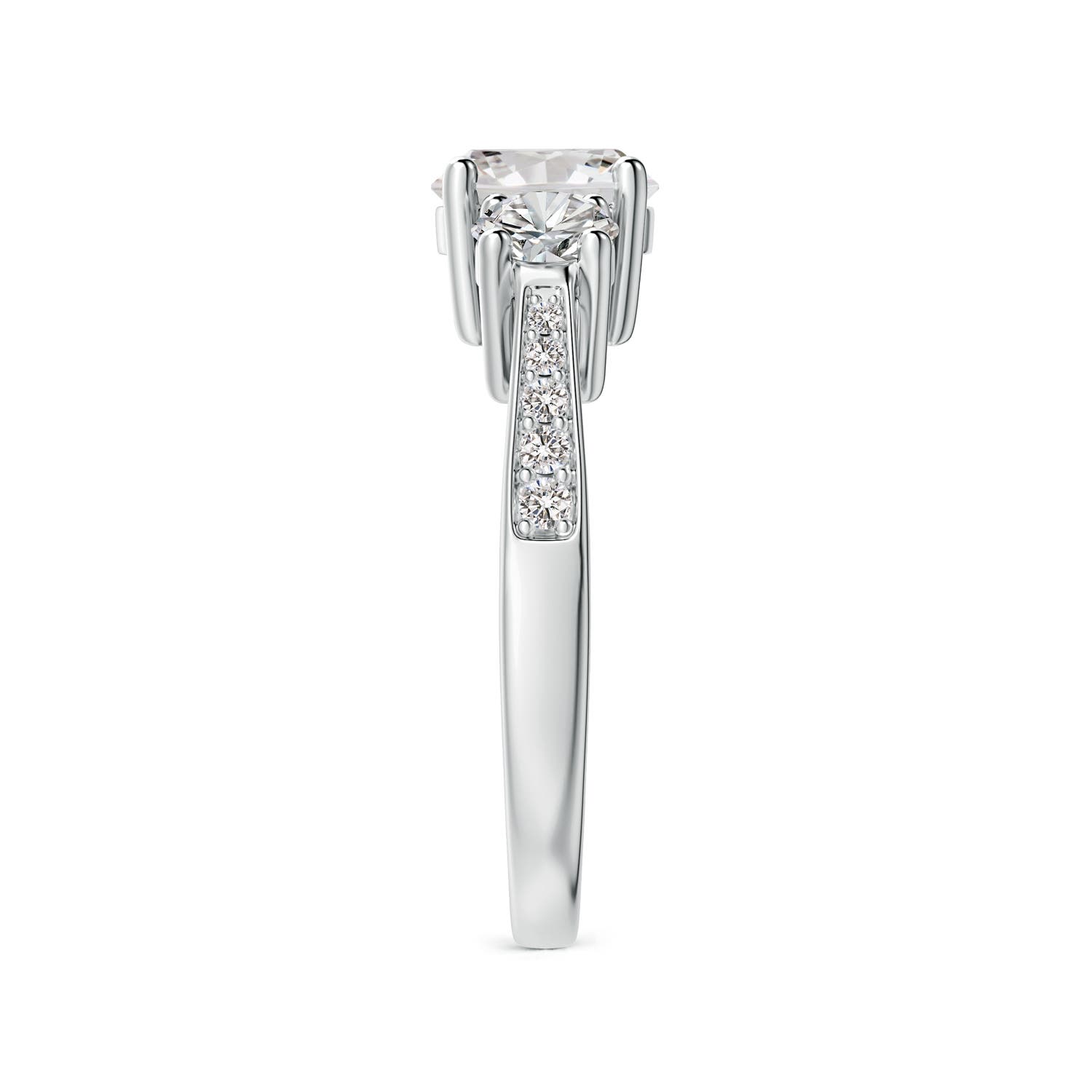 I-J, I1-I2 / 2.04 CT / 14 KT White Gold