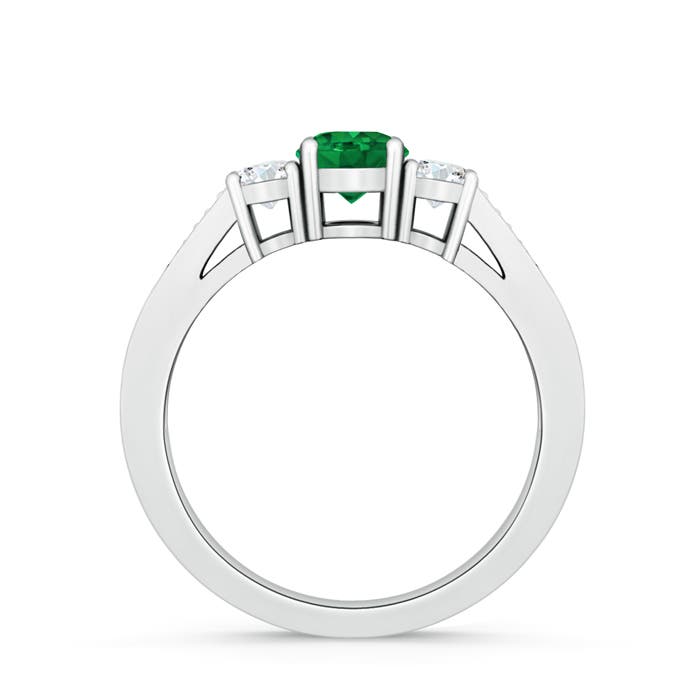 AAA - Emerald / 0.73 CT / 14 KT White Gold